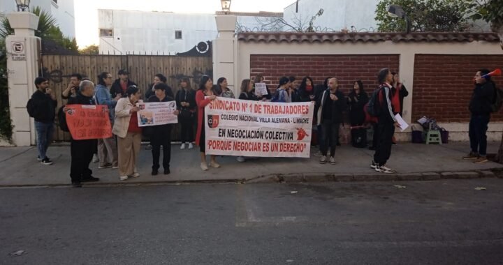 2000 alumnos sin clases: Acusan prácticas antisindicales